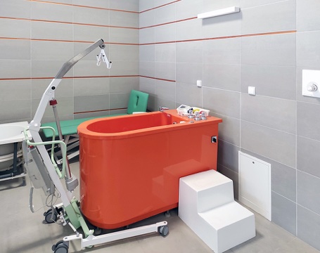 Example use of a LeviCare mobile hoist