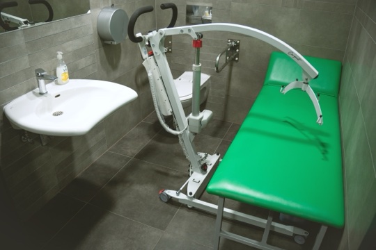 Example use of a LeviCare mobile hoist